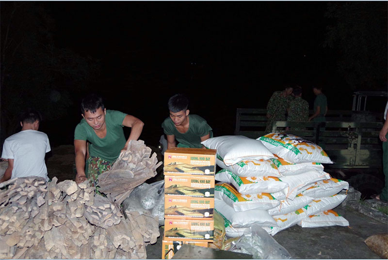 Lữ đoàn Công binh 414 (Quân khu 4) làm nhiệm vụ cứu hộ, cứu nạn tại Thừa Thiên-Huế