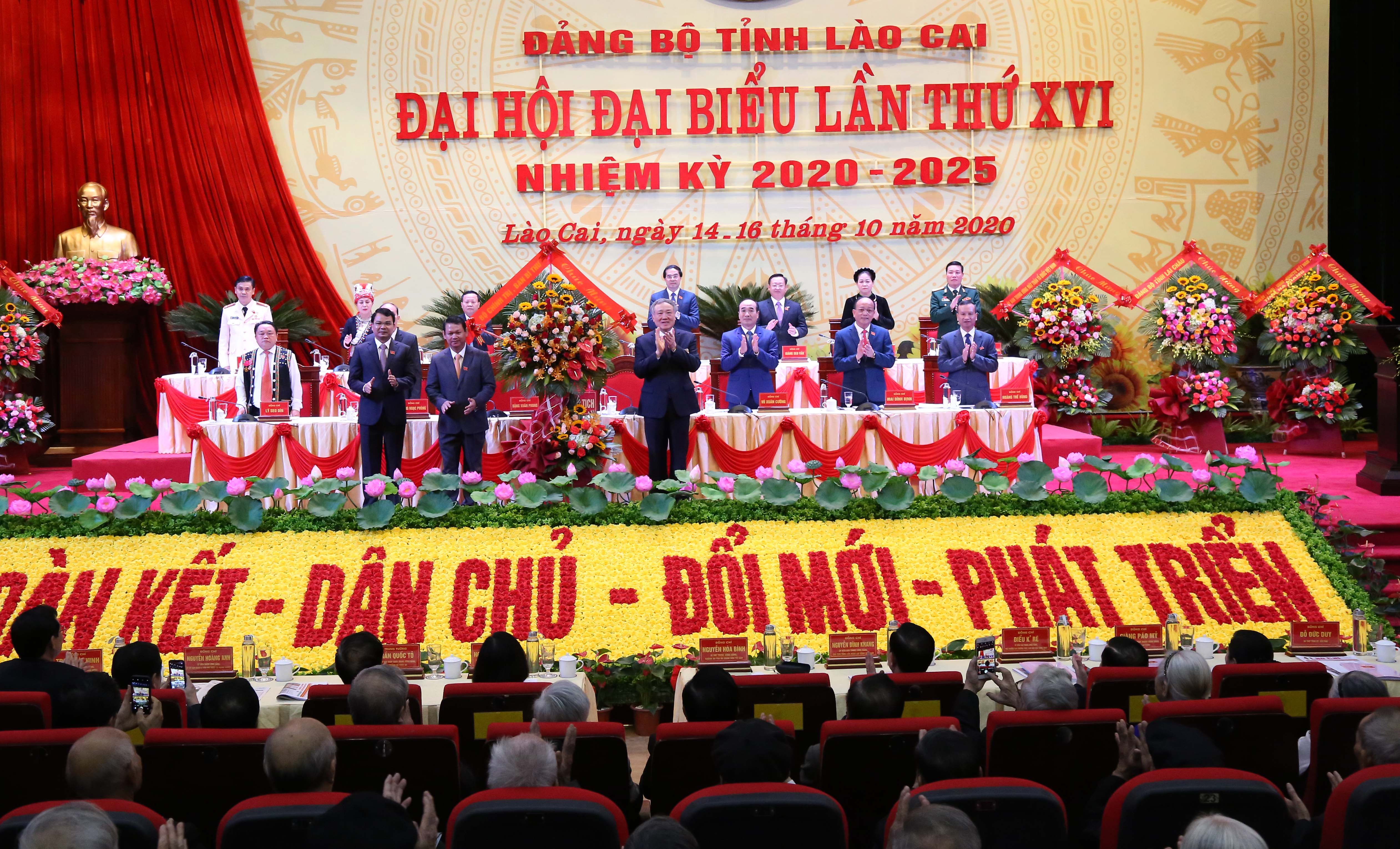 Tập trung xây dựng Lào Cai tiếp tục là tỉnh phát triển của vùng trung du, miền núi phía Bắc