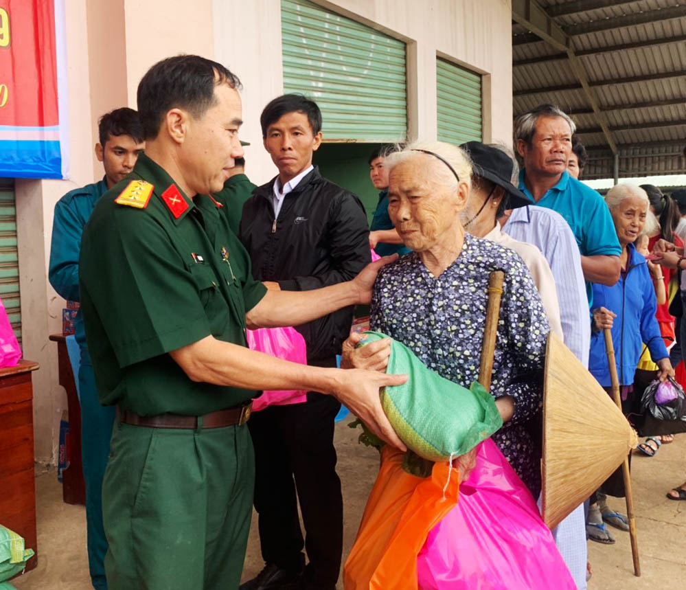 “Siêu thị 0 đồng” nghĩa tình quân - dân