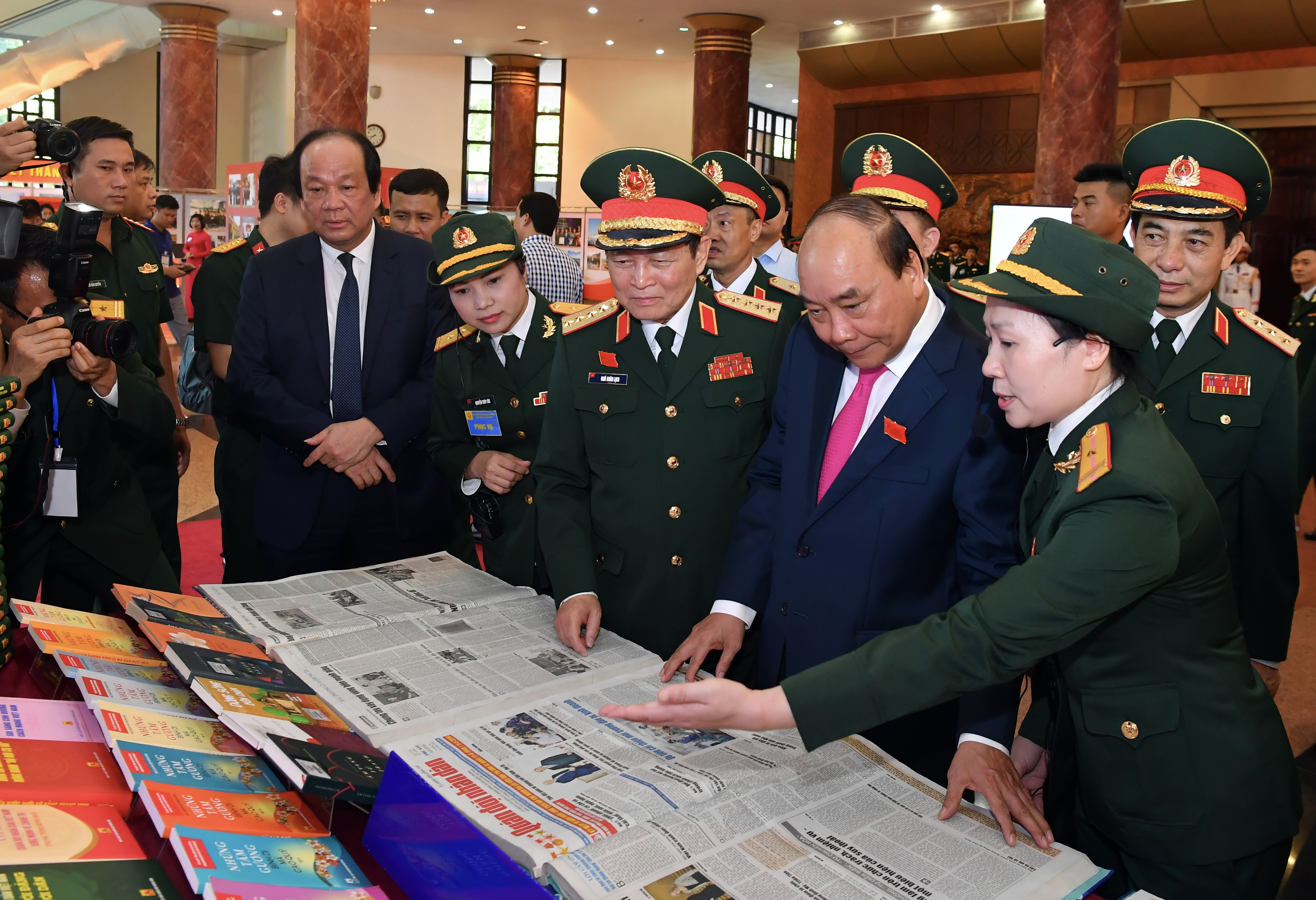 Giữ vững và phát huy phẩm chất, truyền thống nhà báo chiến sĩ, đưa Báo Quân đội nhân dân phát triển lên tầm cao mới