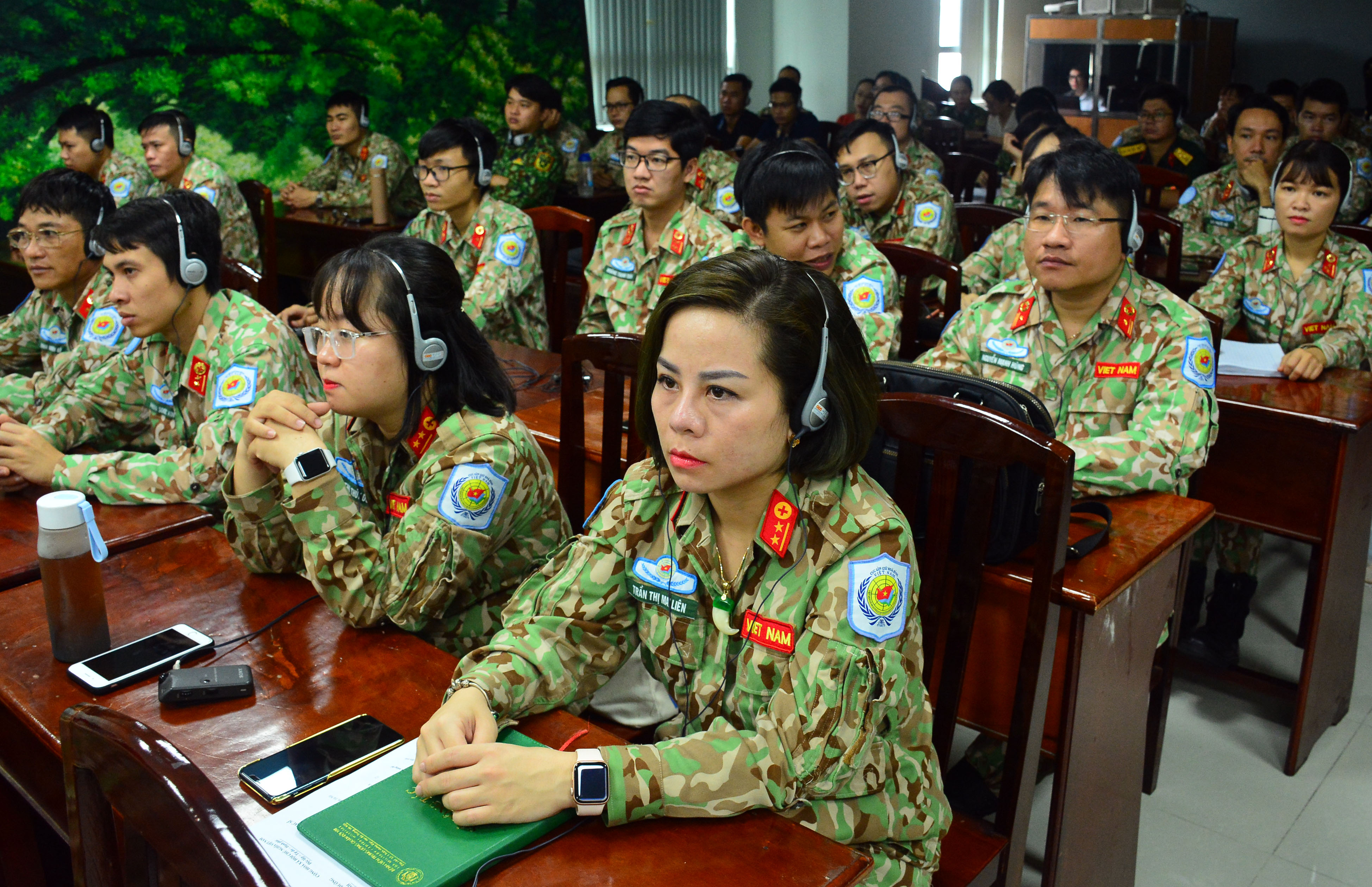 Huấn luyện trực tuyến Luật nhân đạo quốc tế và nhận biết vật liệu nổ cho Bệnh viện Dã chiến cấp 2 số 3 