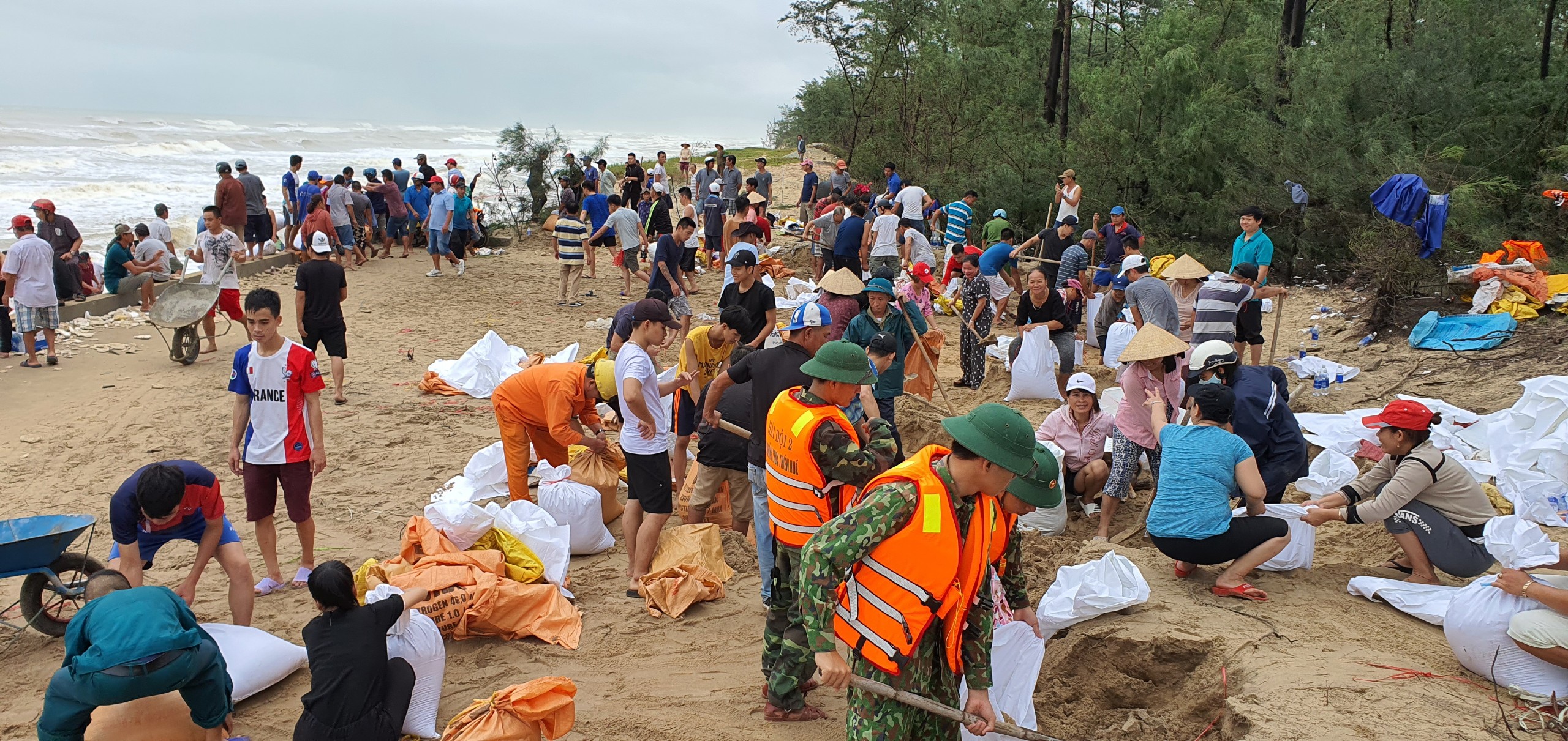 Thừa Thiên-Huế: Khẩn trương khắc phục hậu quả bão lũ