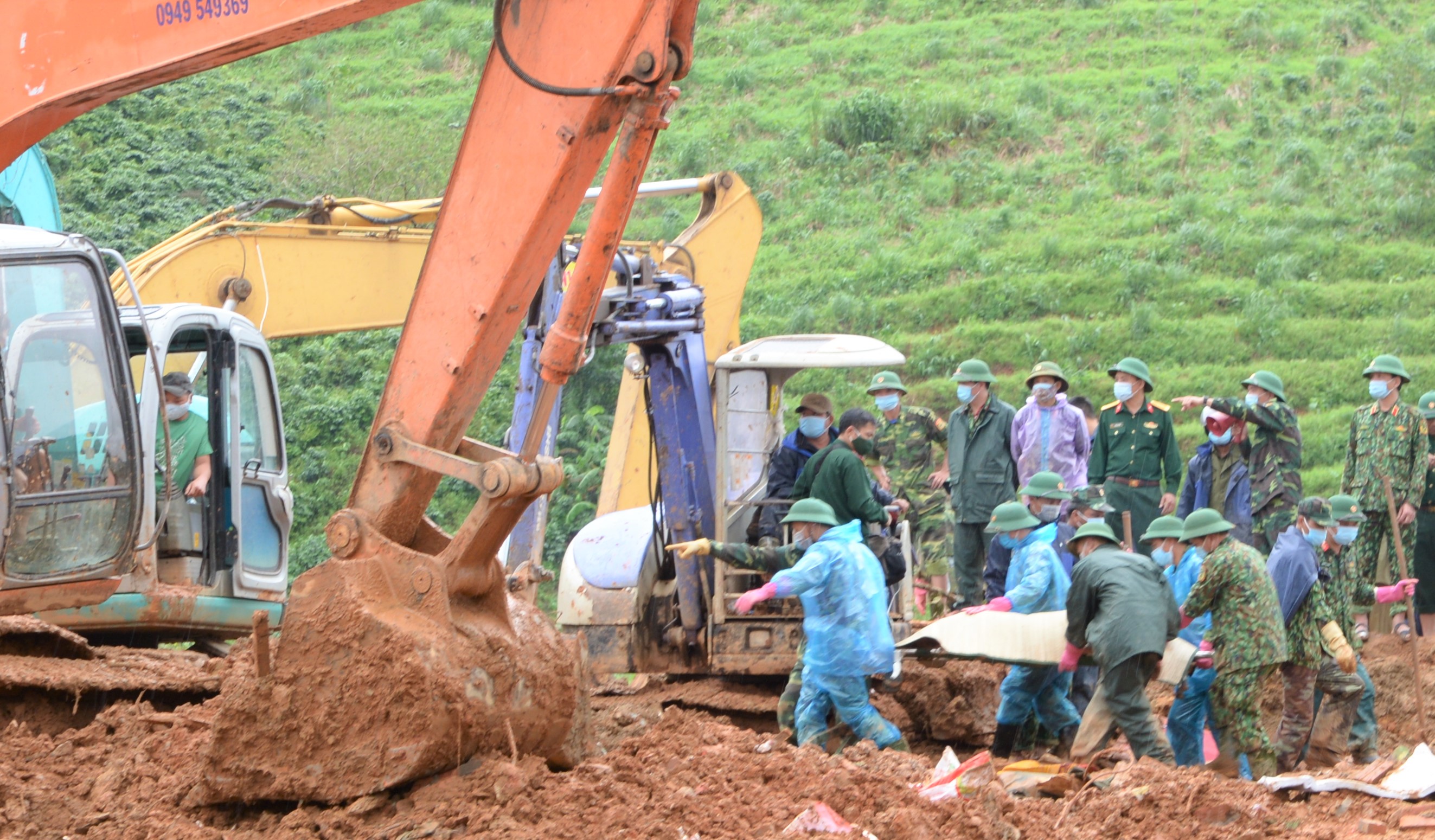 Tìm đồng đội trong vô hạn xót xa... 