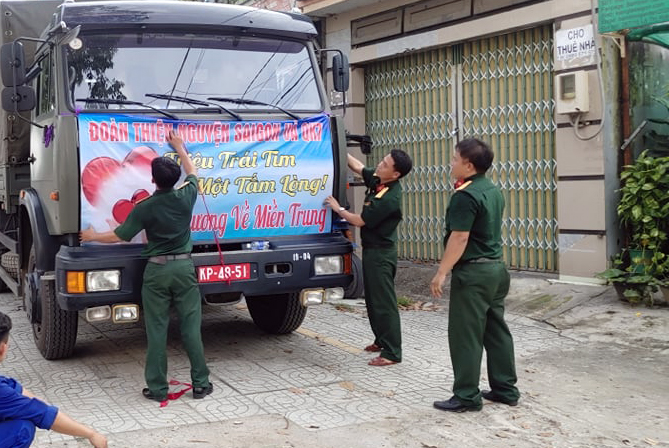 Hơn 10 tấn hàng hoá đến với người dân các tỉnh miền Trung 