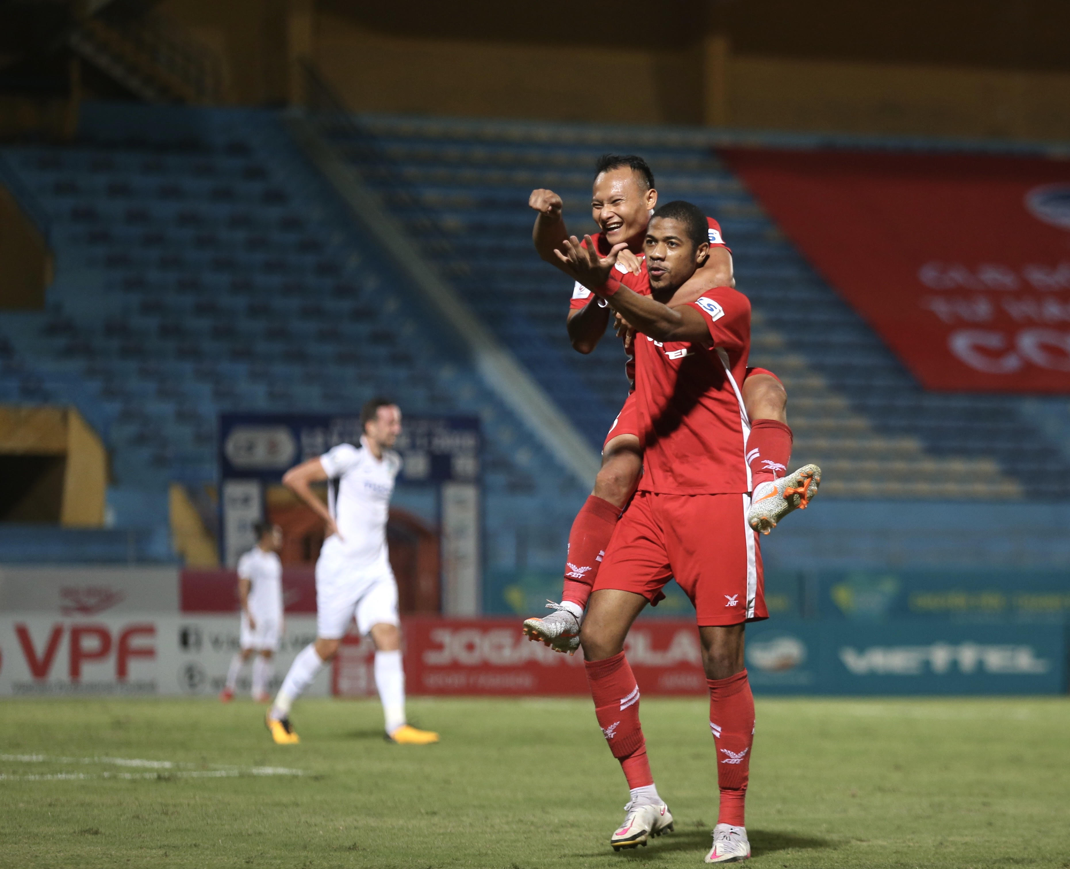 Bánh mỳ thiếu muối vẫn vui