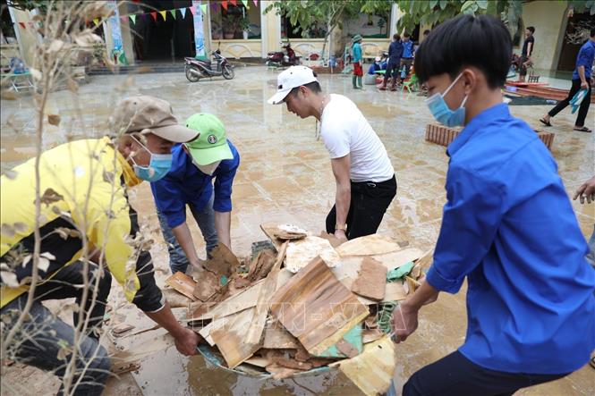 Thủ tướng Chính phủ quyết định tạm cấp 500 tỷ đồng hỗ trợ khẩn cấp các tỉnh miền Trung