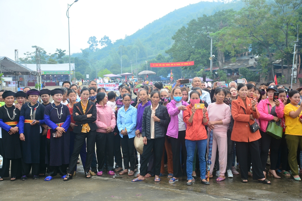 Hội thi thu hút được đông đảo người xem.