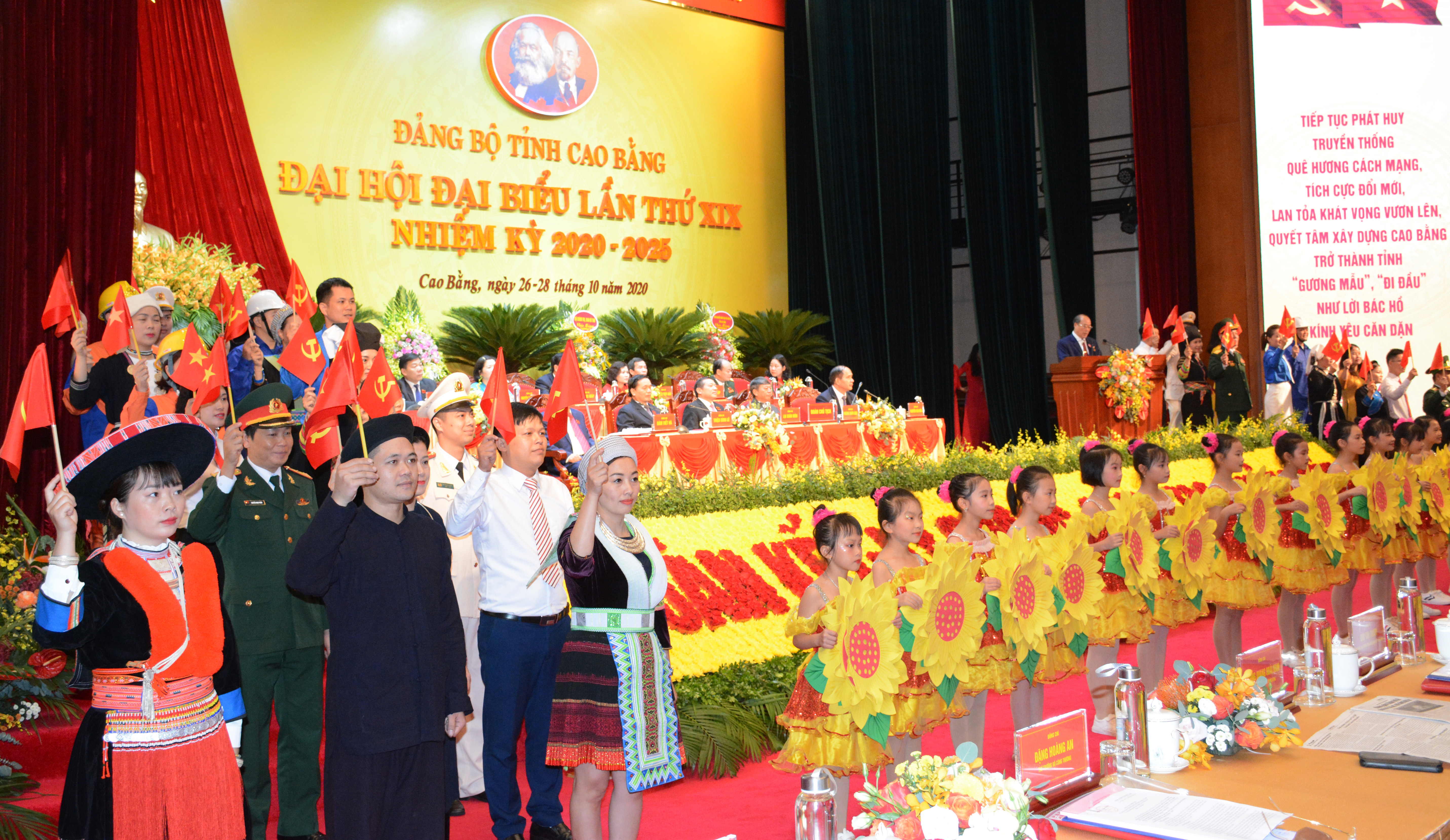 Xây dựng tỉnh Cao Bằng bứt phá đi lên, phát triển nhanh và bền vững