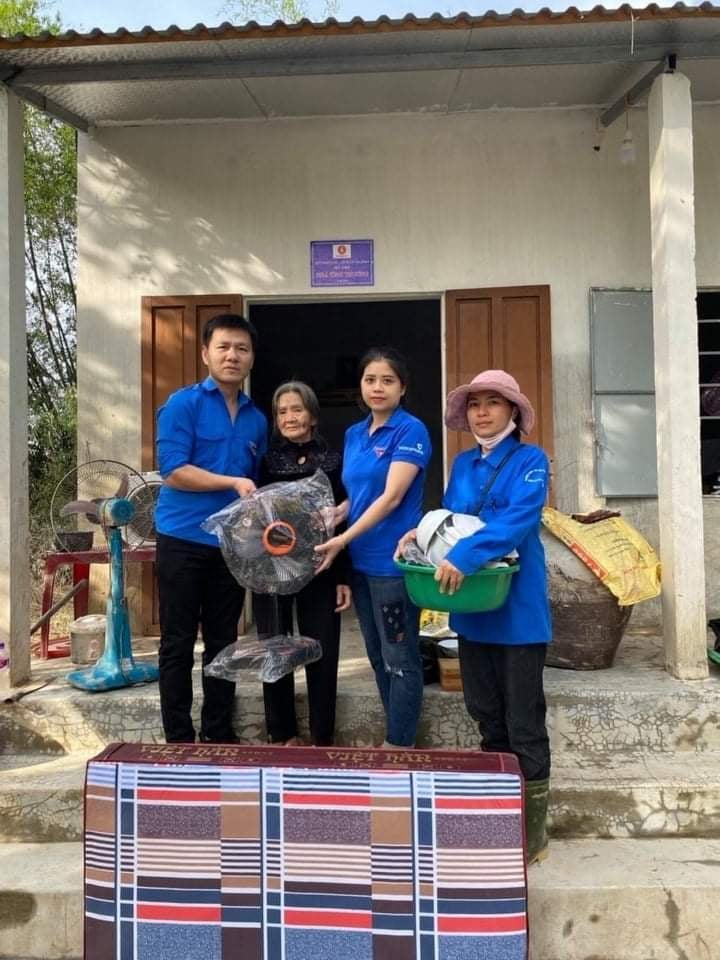 Quà từ thiện - nơi nhận không hết, nơi lần không ra