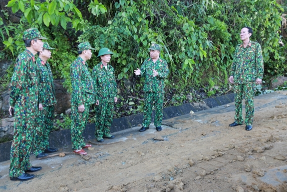 CẬP NHẬT LIÊN TỤC: Quân khu 5 huy động tổng lực tham gia cứu hộ tại Nam Trà My (Đã tìm thấy 11 thi thể, còn 42 người đang mất tích)