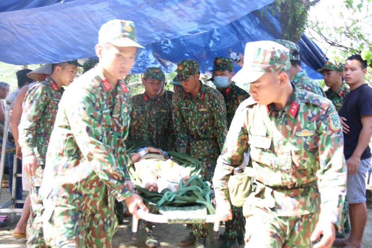 CẬP NHẬT LIÊN TỤC: Điều kỳ diệu trong vụ sạt lở ở xã Trà Leng - Bộ đội nhanh chóng thông đường, tiếp cận cứu sống 33 người 