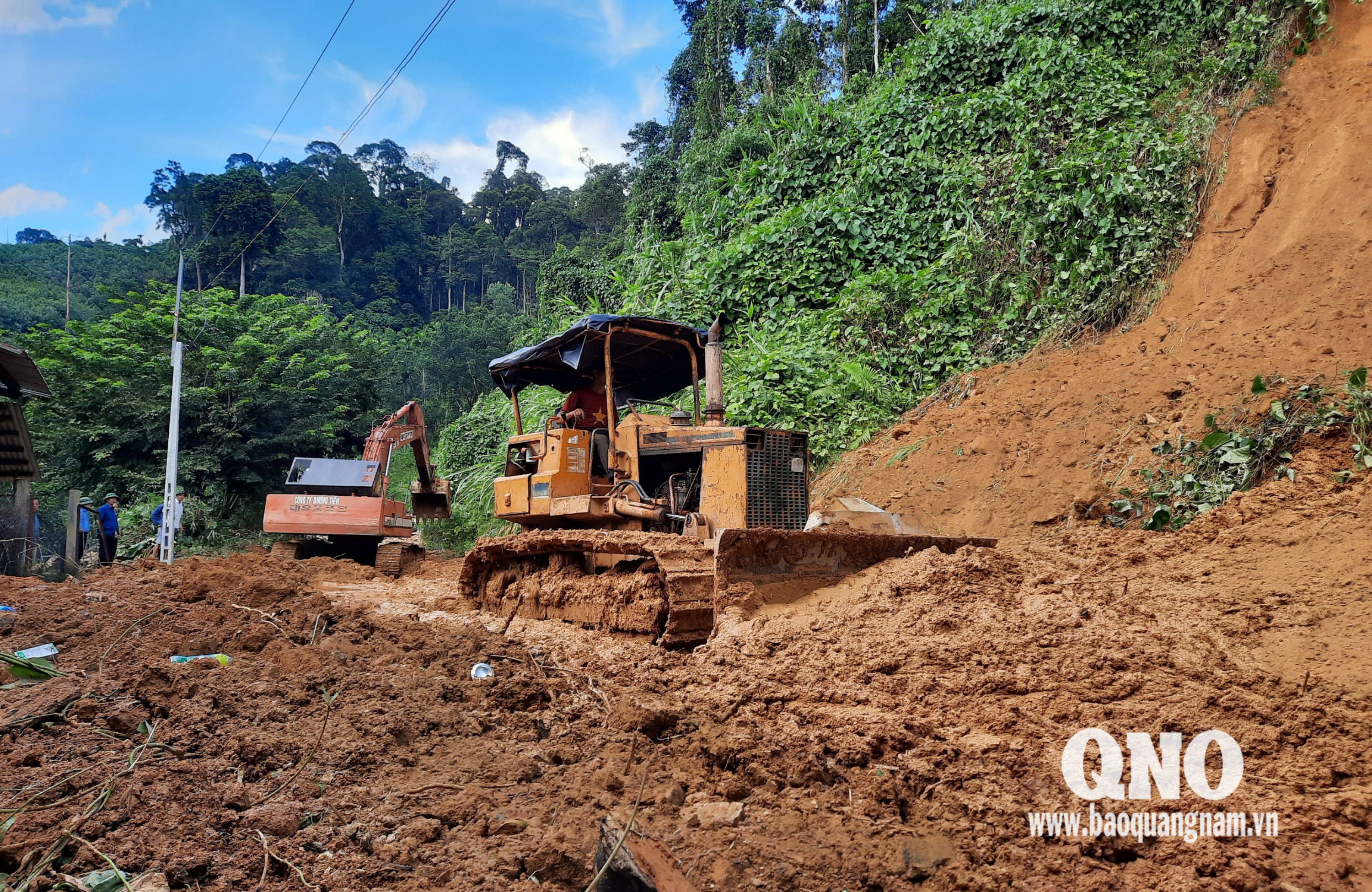 Những hình ảnh tan hoang từ xã Trà Leng