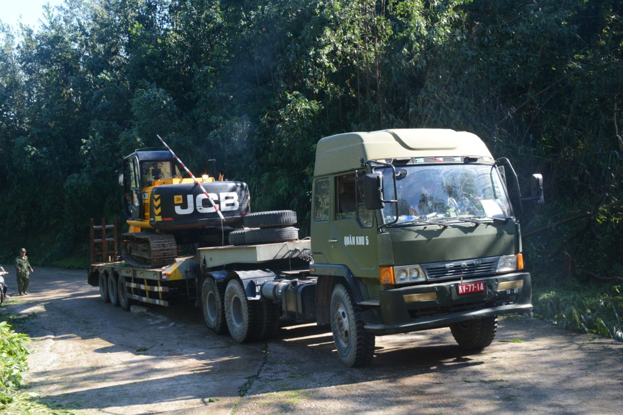 Quyết liệt triển khai công tác cứu hộ tại Trà Leng