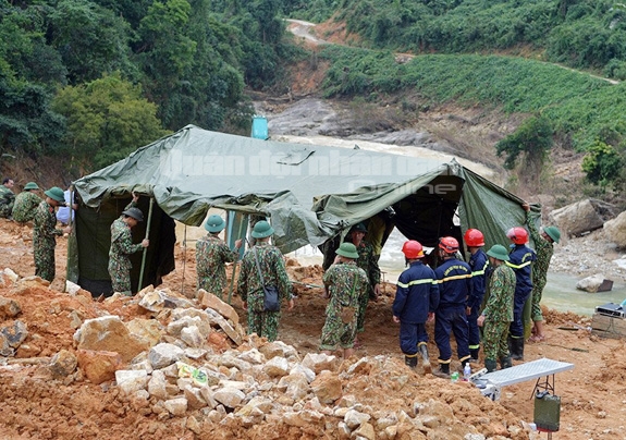 Yêu lắm Bộ đội Việt Nam - Bộ đội Cụ Hồ! 