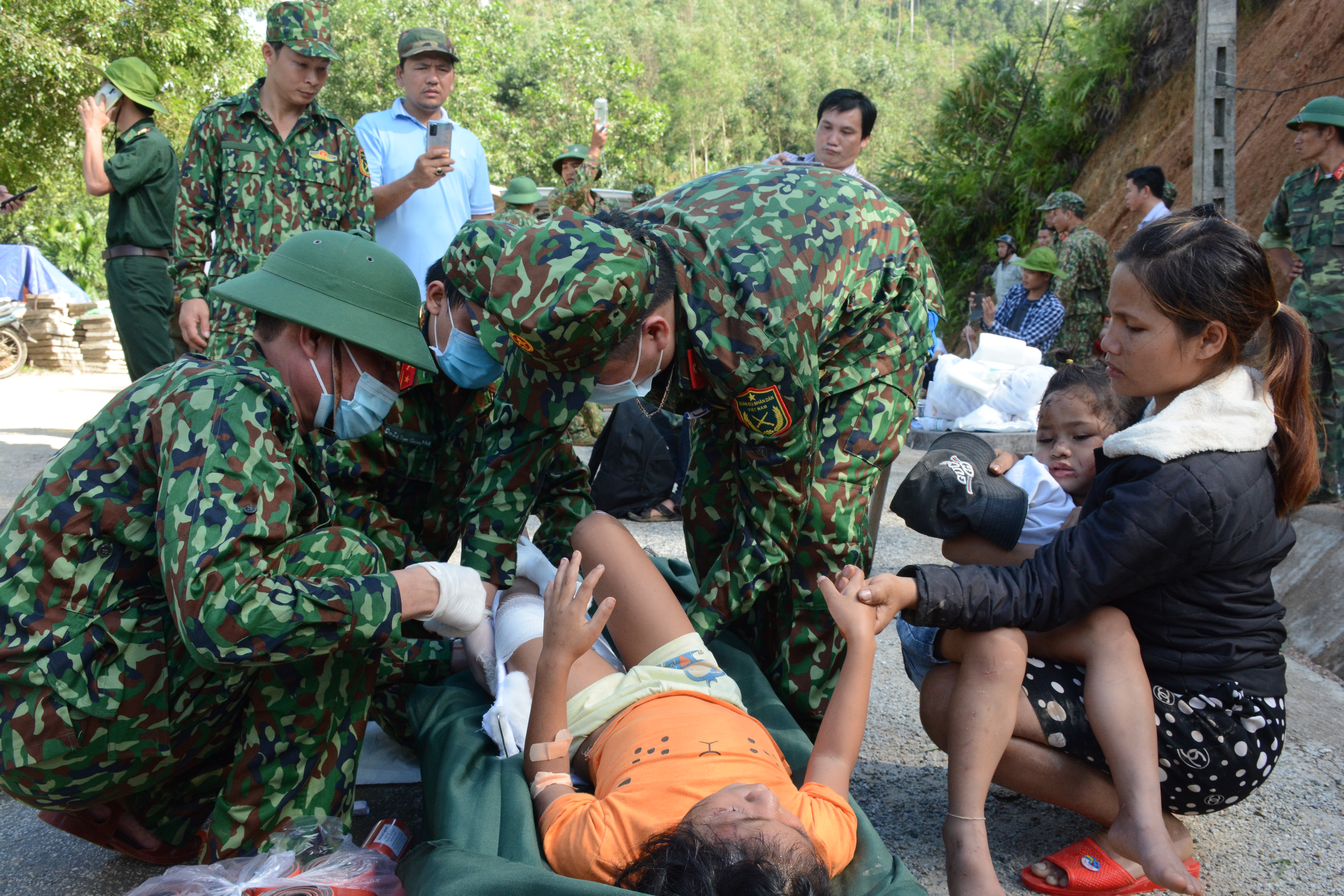 Chuyện cảm động từ vùng sạt lở Trà Leng