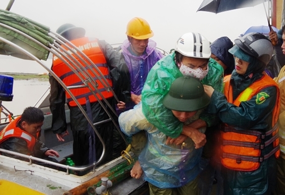 Huy động tổng lực khắc phục hậu quả mưa lũ