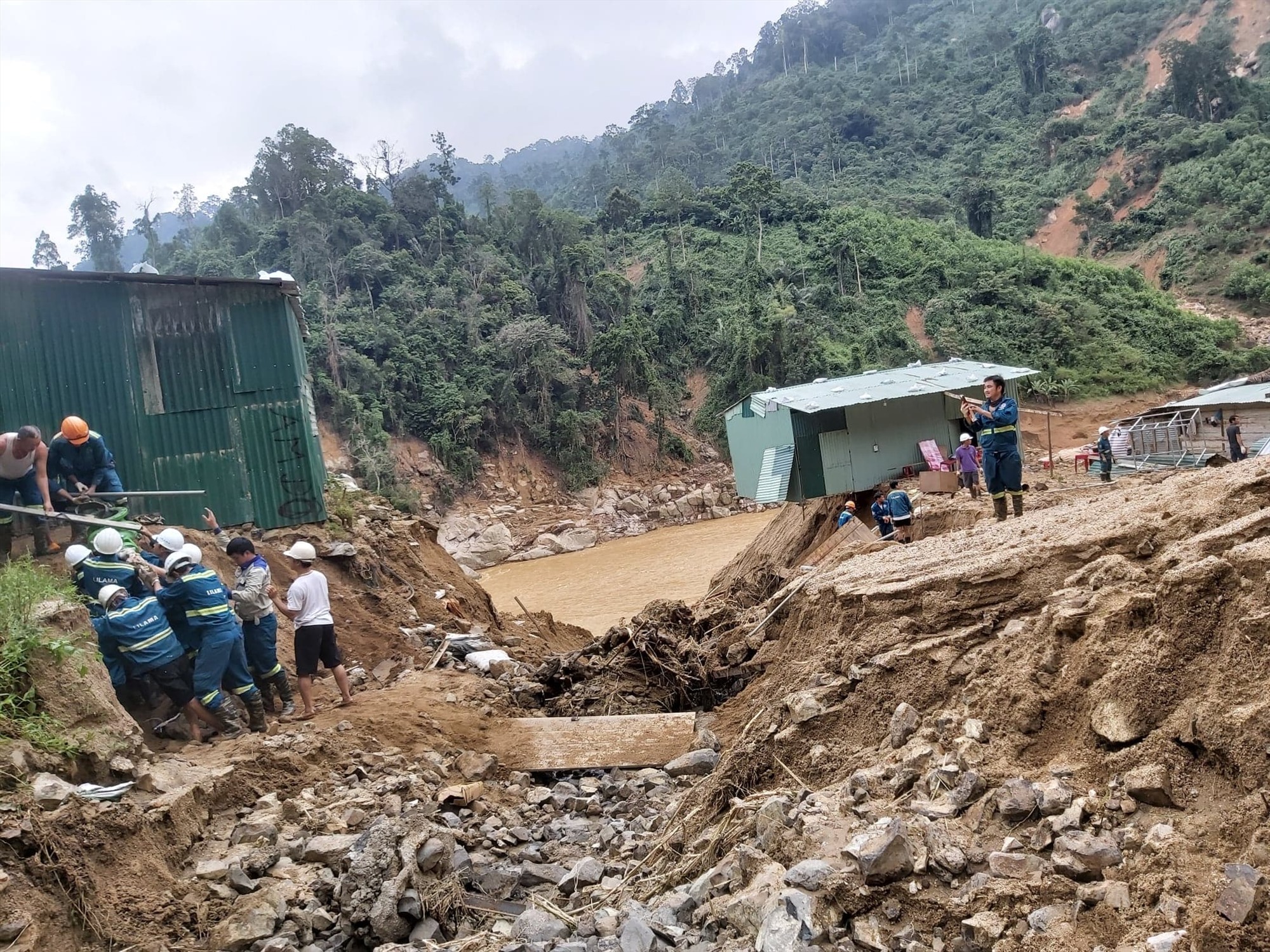 Vụ sạt lở tại huyện Phước Sơn, Quảng Nam: Mất liên lạc hoàn toàn với xã Phước Lộc