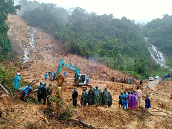 Quảng Bình: Tìm thấy 2 nạn nhân bị vùi lấp 14 ngày