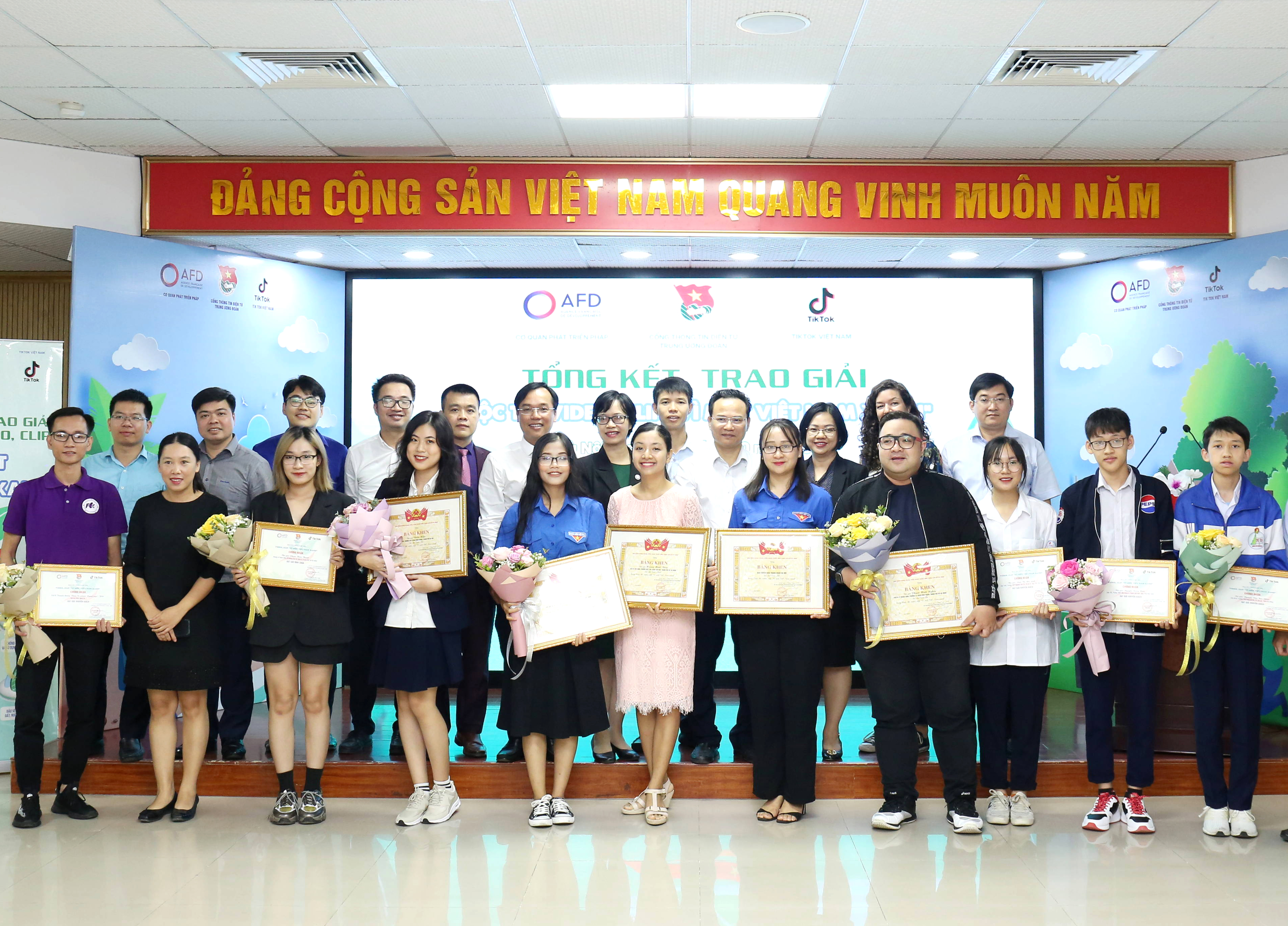 Sáng tạo vì một Việt Nam xanh