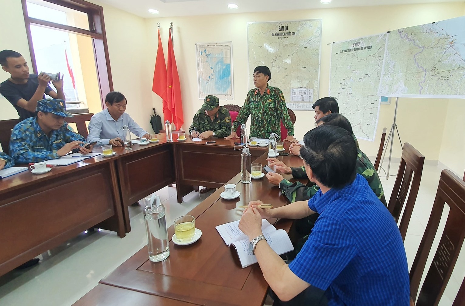 Thực hiện song song 2 phương án tiếp tế người dân Phước Sơn bị cô lập