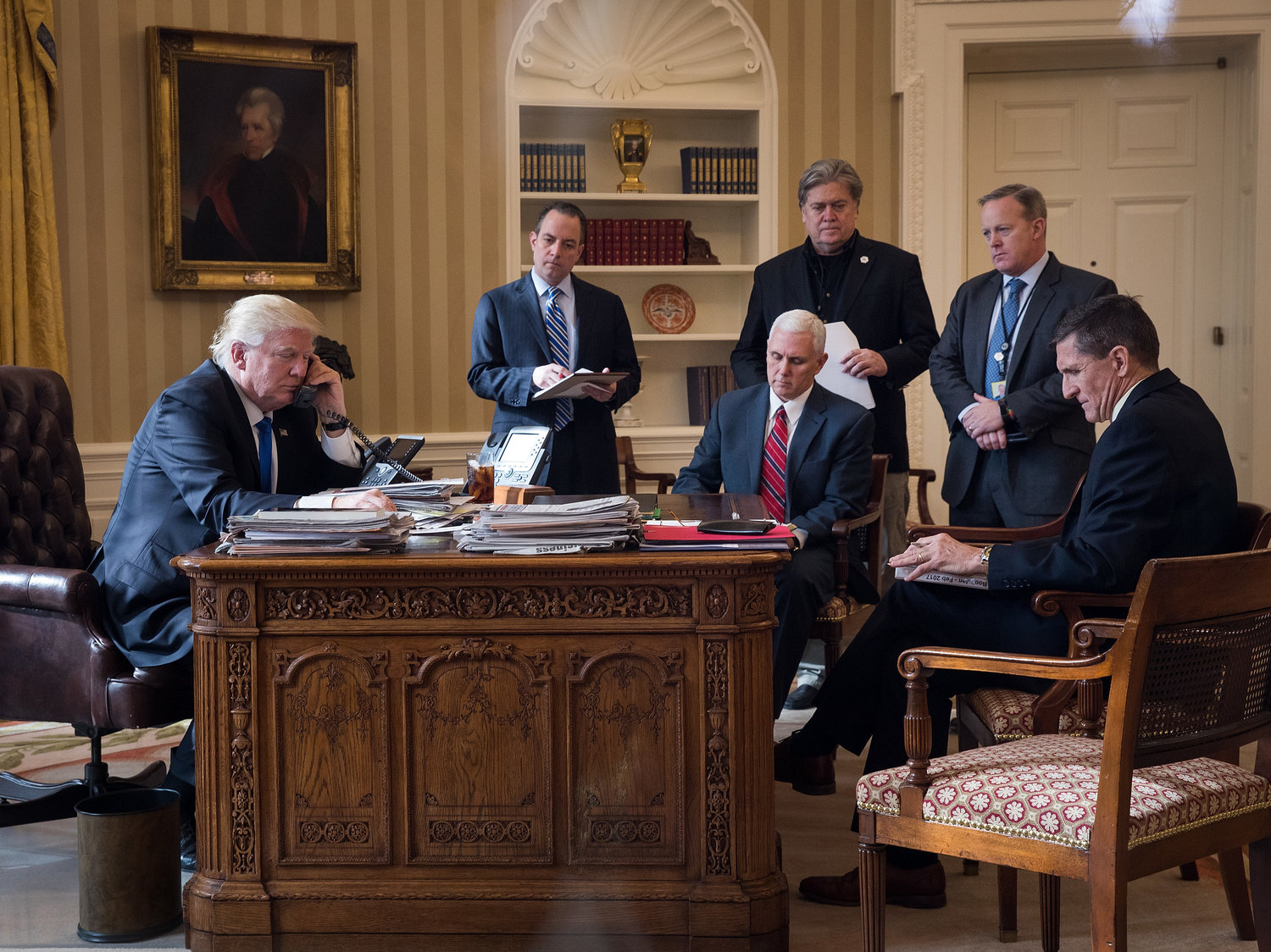 Kỳ 1: Những cuộc phá rào kỳ lạ