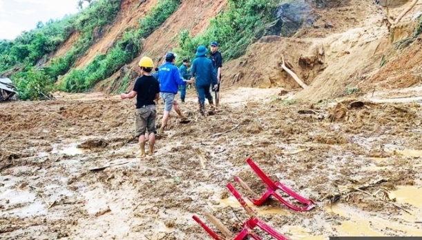 Tìm thấy 2 thi thể nạn nhân bị vùi lấp bởi sạt lở núi ở Phước Sơn