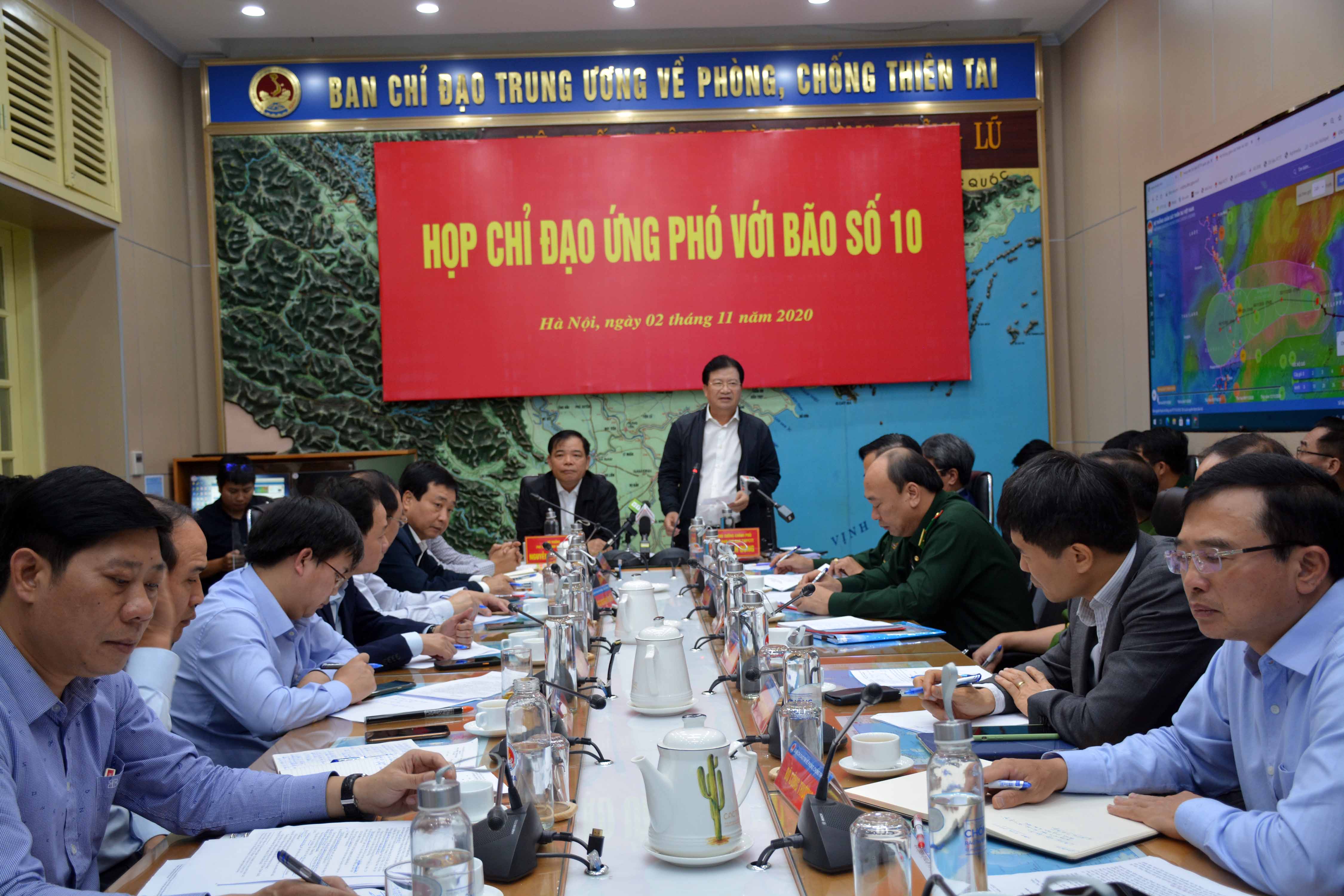 Không được chủ quan, mất cảnh giác trong ứng phó bão số 10