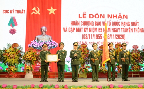 Cục Kỹ thuật Binh chủng Công binh đón nhận Huân chương Bảo vệ Tổ quốc hạng Nhất