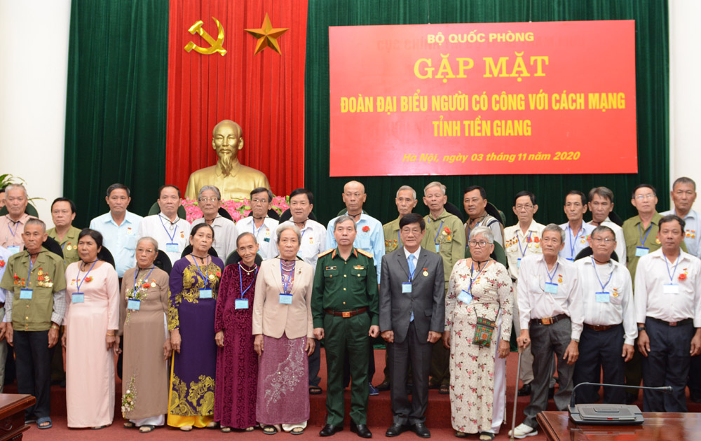 Bộ Quốc phòng gặp mặt đoàn đại biểu người có công tỉnh Tiền Giang