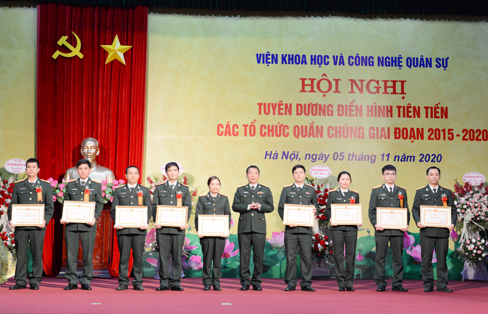 Viện Khoa học và Công nghệ quân sự tuyên dương điển hình tiên tiến các tổ chức quần chúng