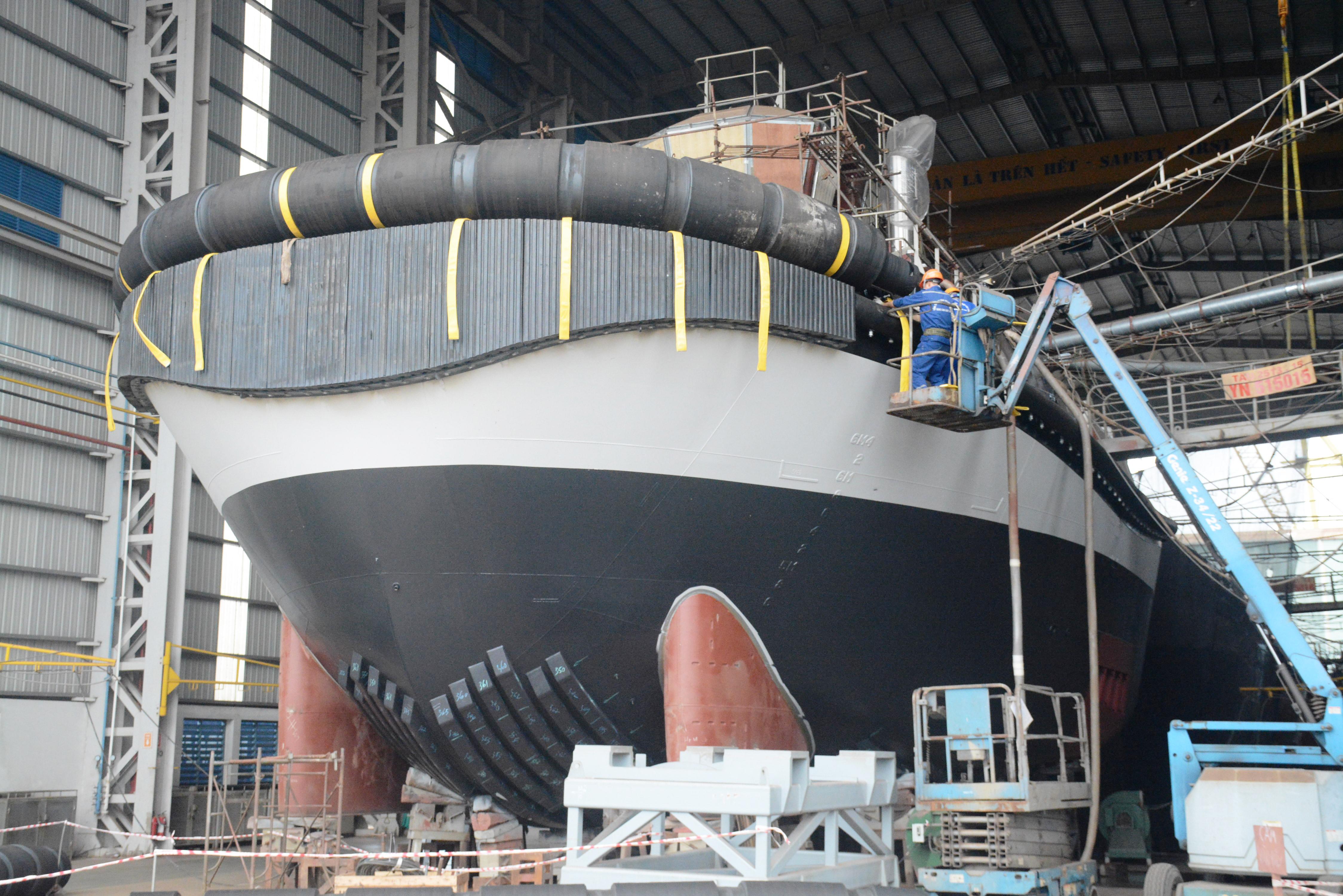 Ngành đóng tàu nỗ lực vượt khó