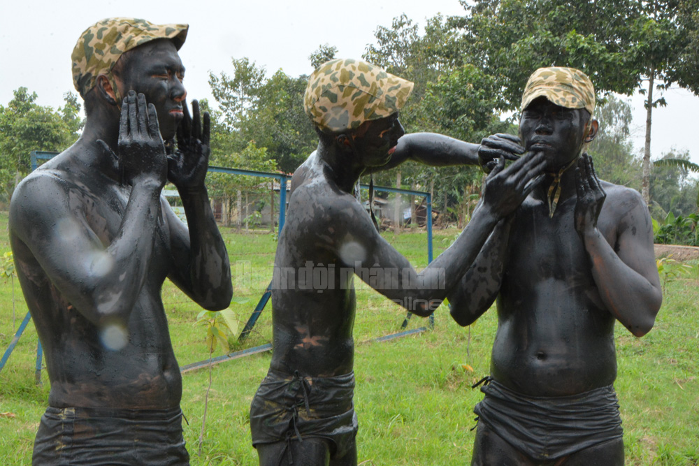 Rèn bản lĩnh bộ đội từ huấn luyện đêm