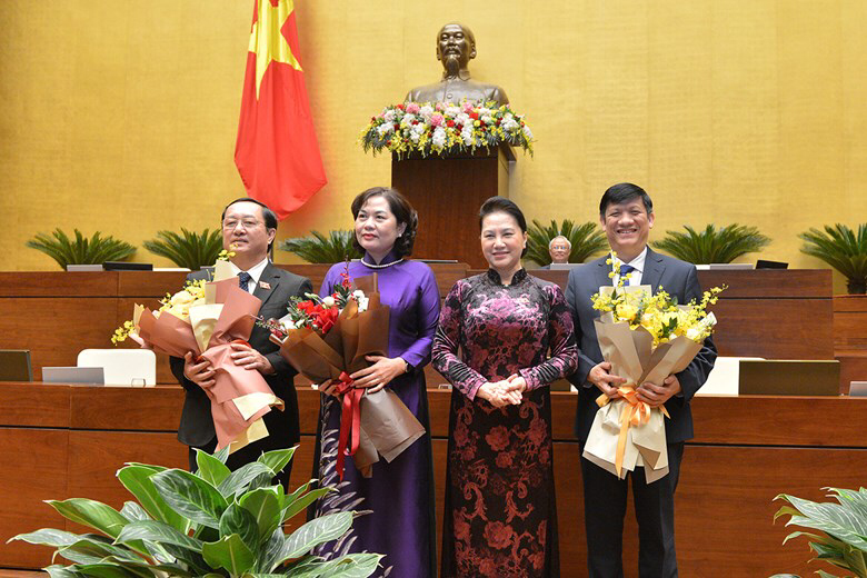 Quốc hội phê chuẩn bổ nhiệm 2 Bộ trưởng và Thống đốc Ngân hàng Nhà nước  