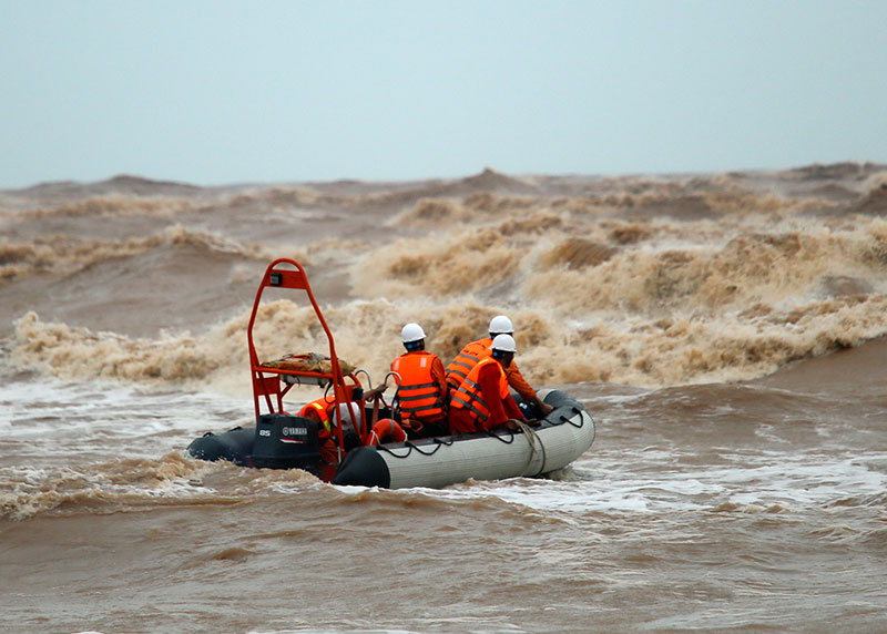 Trung tâm Cứu nạn hàng hải khu vực miền Trung tham gia cứu nạn.