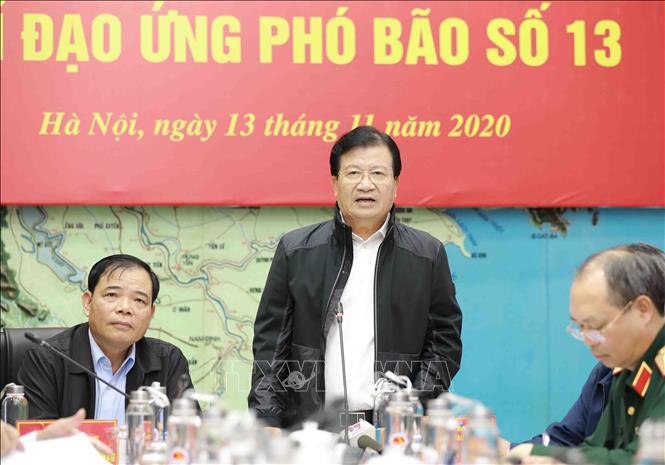 Phó thủ tướng Trịnh Đình Dũng: Không chủ quan kể cả khi bão đã tan