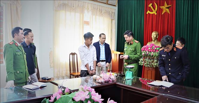 Lai Châu: Bắt quả tang đối tượng giấu 4 kg thuốc phiện trong phòng nghỉ
