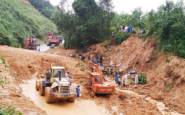 Ứng phó với bão số 13: Thừa Thiên – Huế yêu cầu người dân không ra khỏi nhà từ 18 giờ ngày 14-11