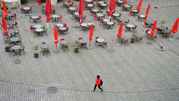 Kinh tế Eurozone đối mặt suy thoái kép