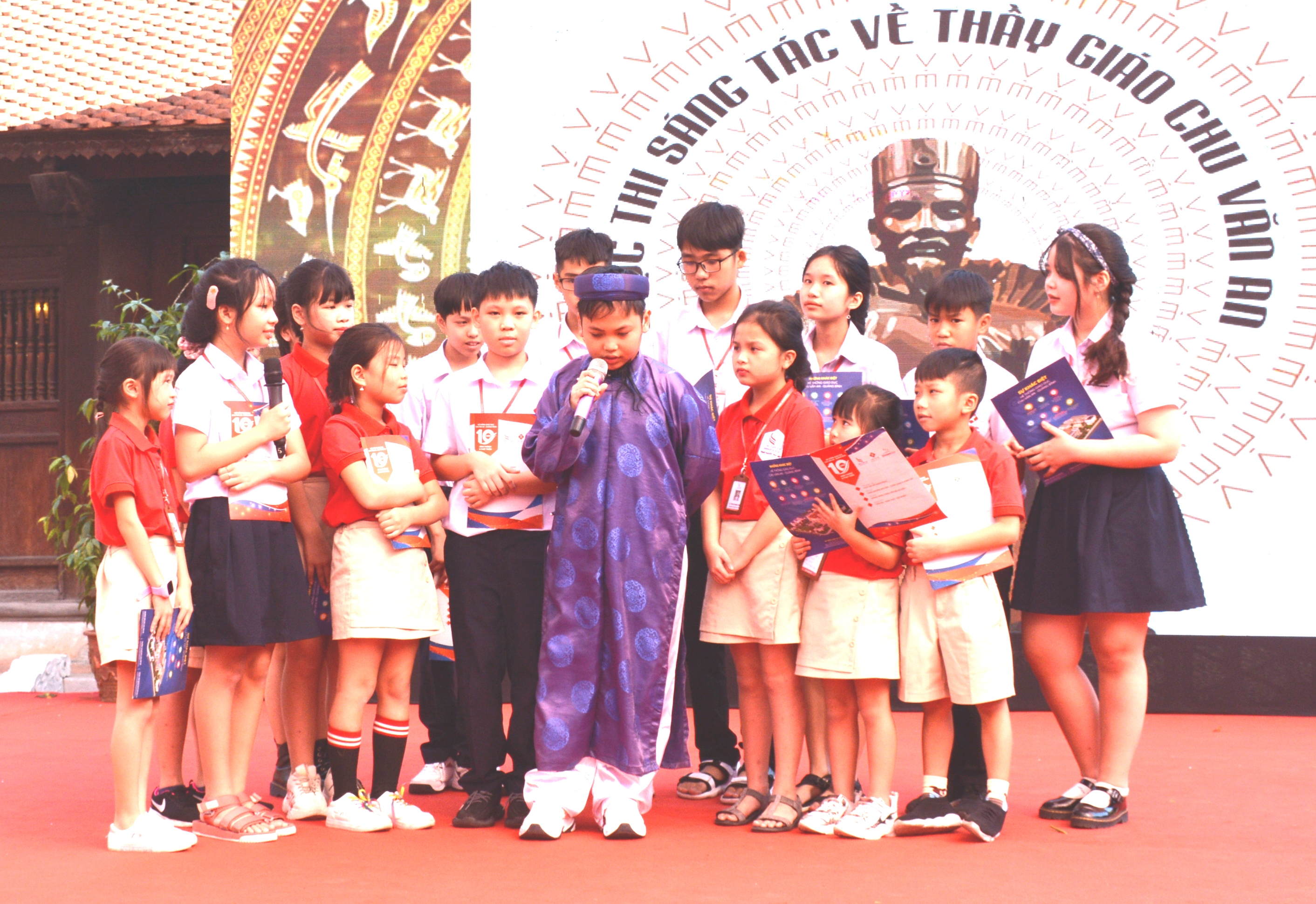 Niềm tôn kính “người thầy của muôn đời”