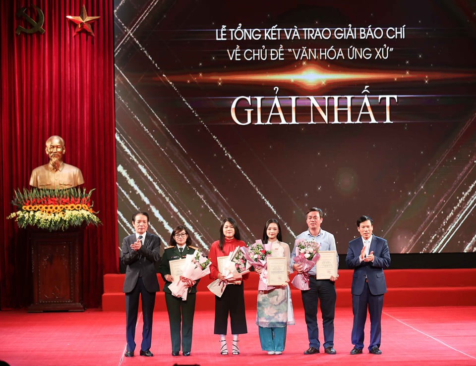 37 tác phẩm đoạt Giải báo chí về “Văn hóa ứng xử”