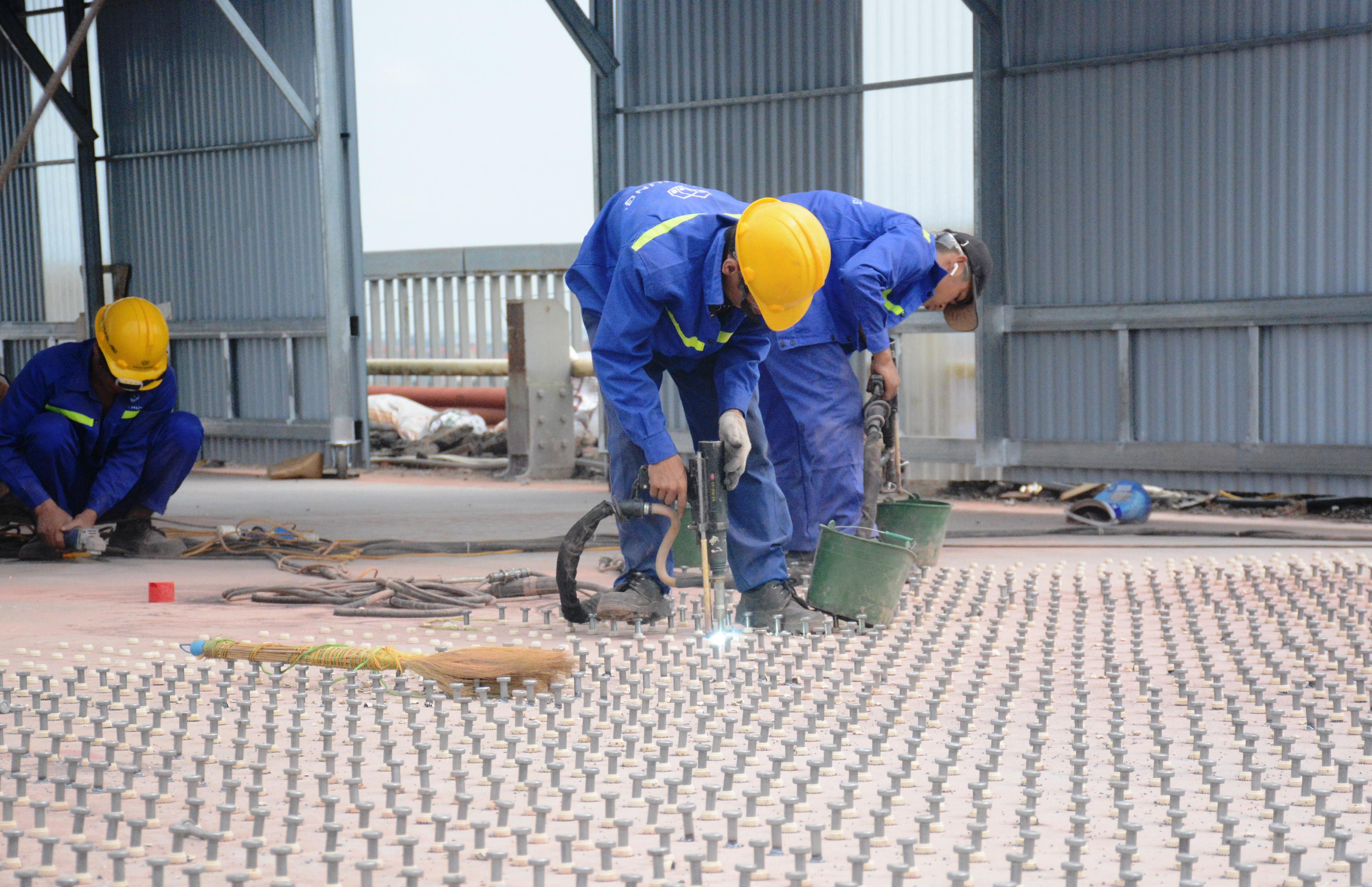 Bảo đảm giao thông êm thuận cho cây cầu huyết mạch của Hà Nội