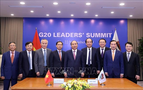 Tích cực kiến tạo những nền tảng phát triển mới để vượt qua thách thức