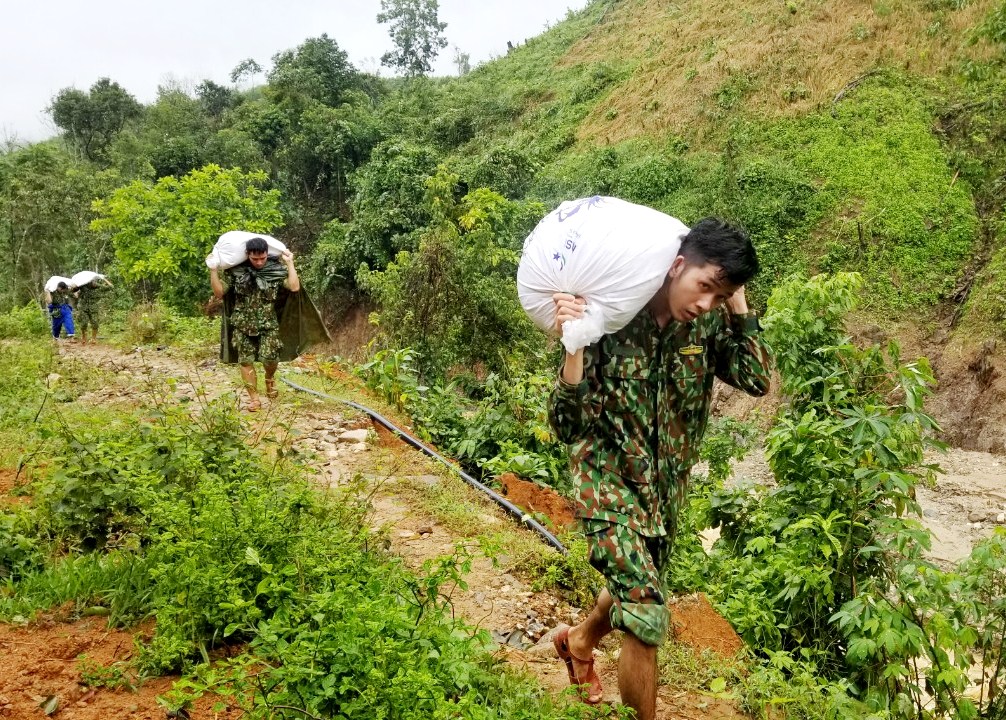 Sâu đậm tình quân-dân trong gian khó