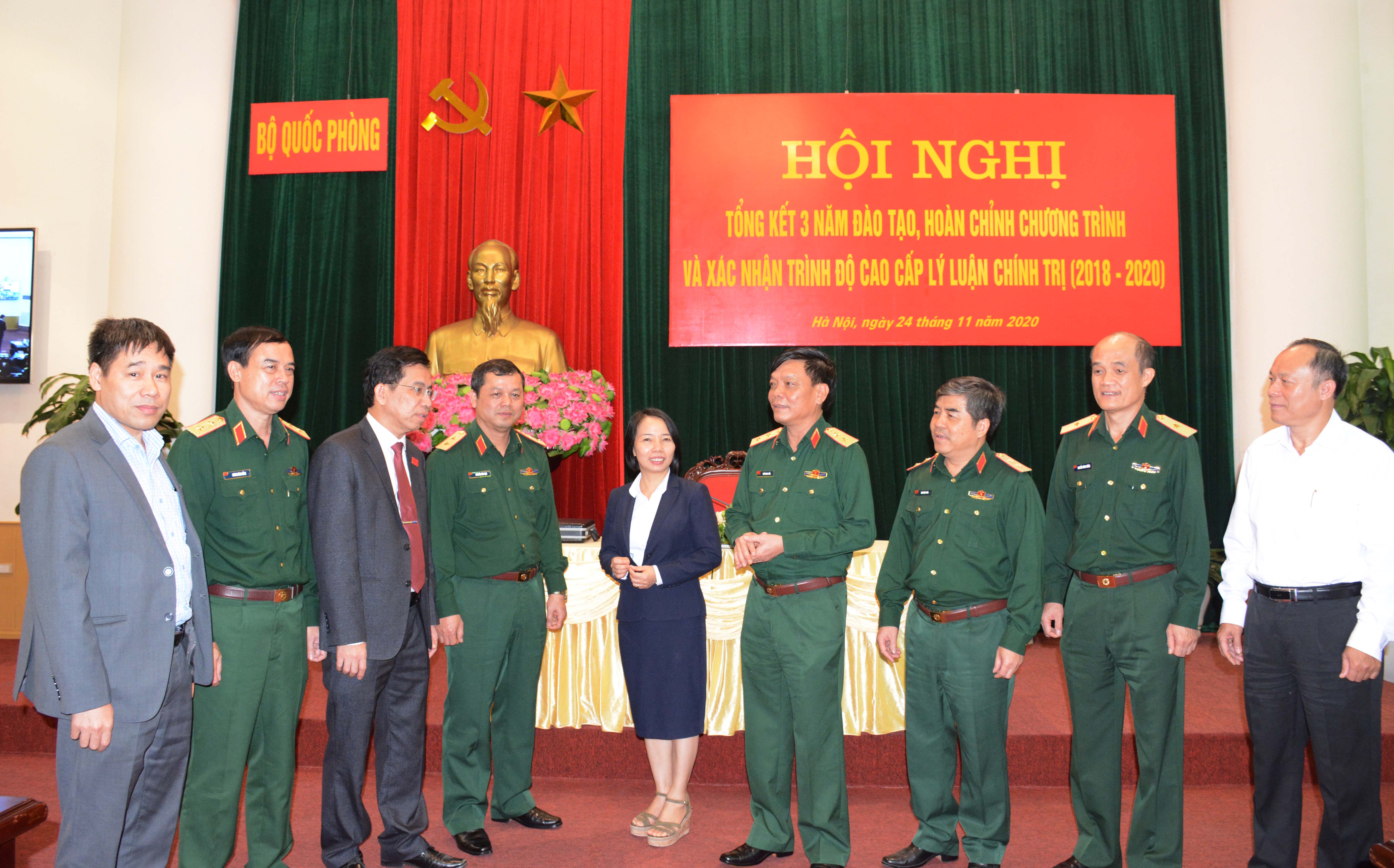 Bộ Quốc phòng có đầy đủ điều kiện, năng lực đào tạo, hoàn chỉnh và xác nhận trình độ cao cấp lý luận chính trị cho cán bộ Quân đội