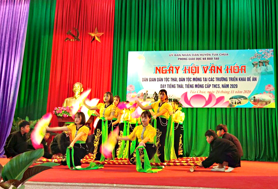 Phát huy giá trị văn hóa dân gian dân tộc Thái, dân tộc H’Mông