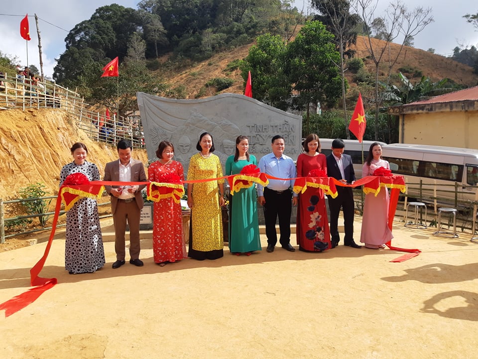 Khánh thành và bàn giao công trình Bia lưu niệm Tây Tiến ở Sài Khao