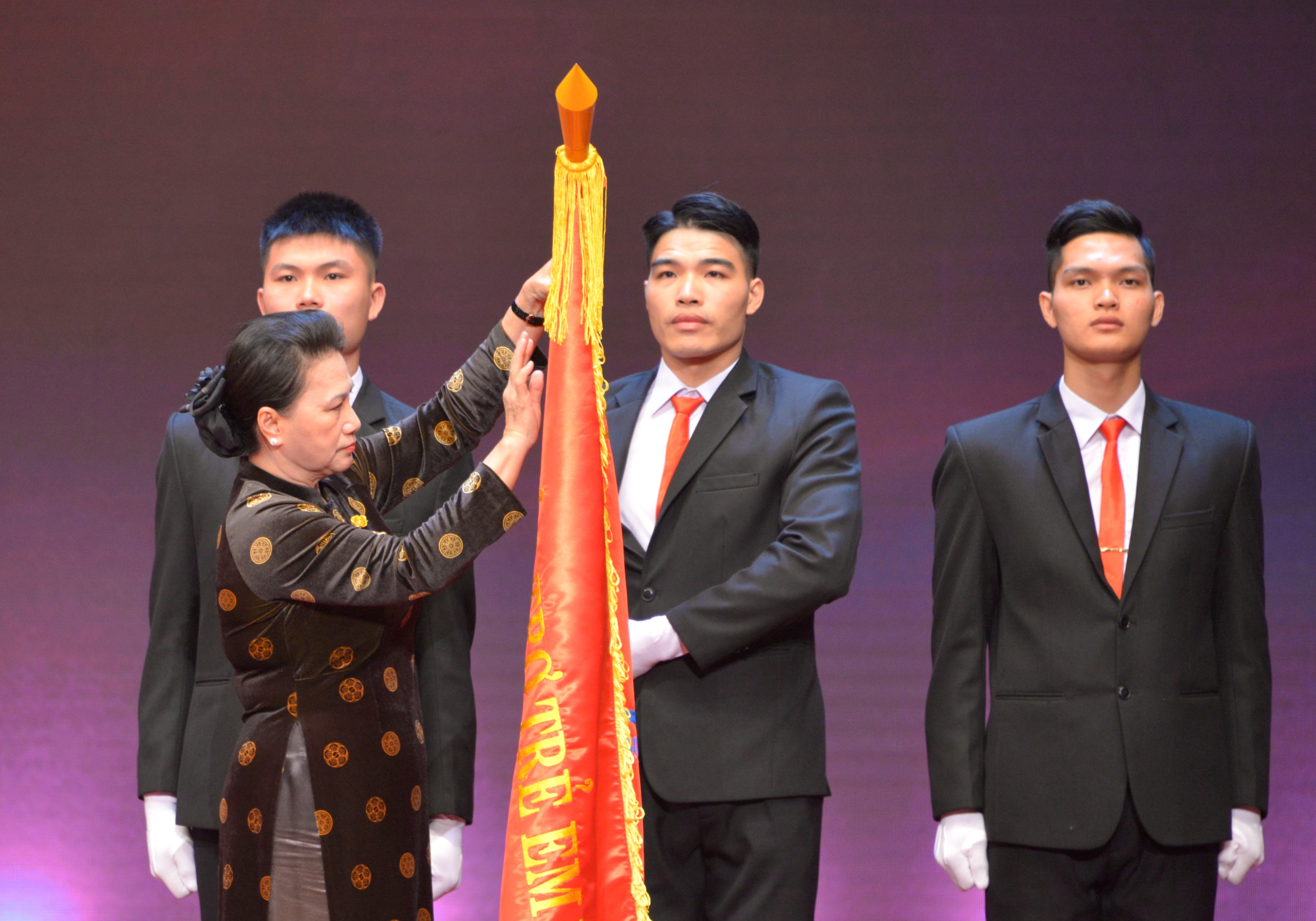 Tuyên dương những gương sáng thầm lặng vì cộng đồng