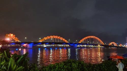 Thắp sáng những cây cầu vì thành phố Đà Nẵng an toàn – không bạo lực với phụ nữ và trẻ em