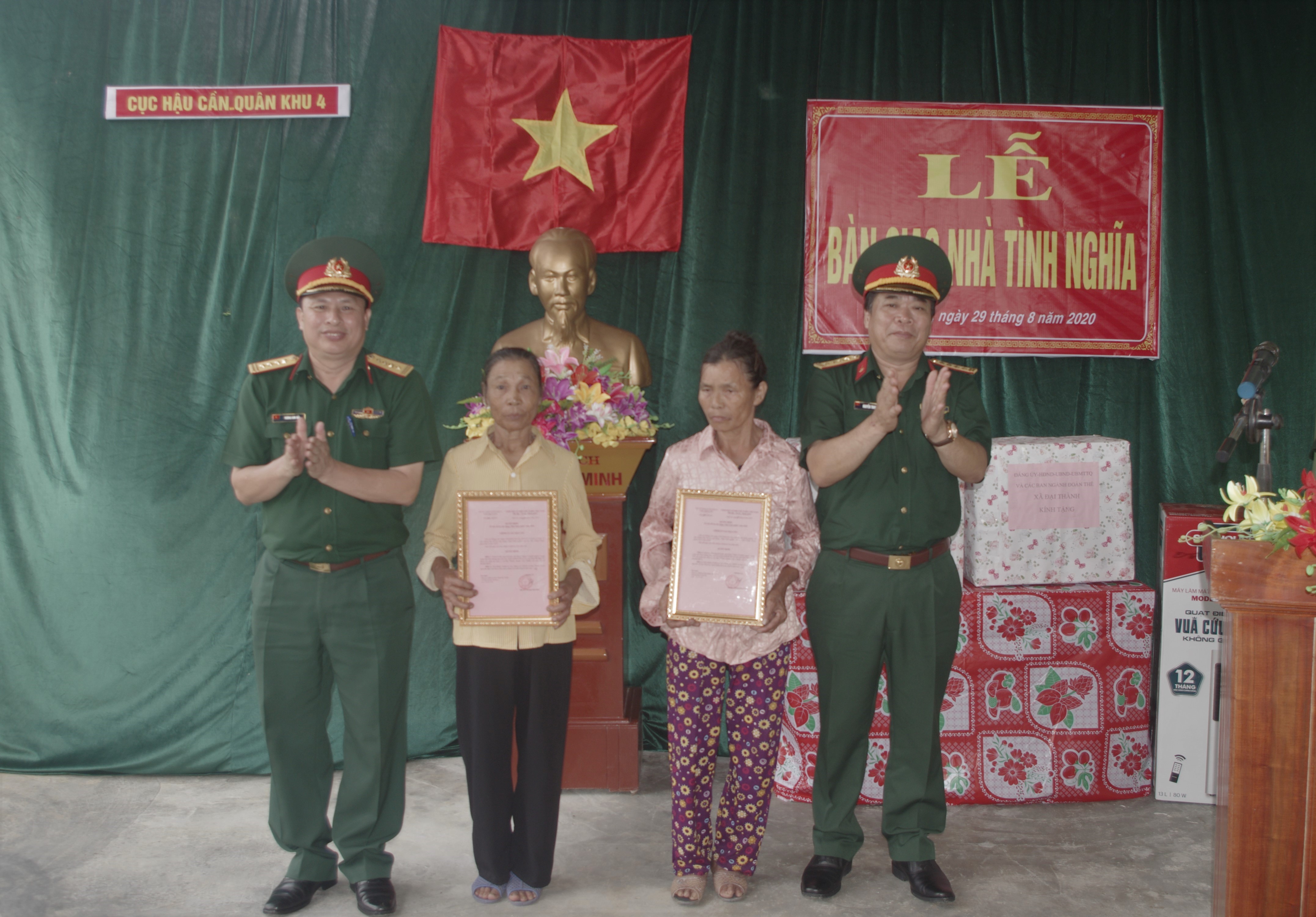 Ấm áp trong ngôi nhà tình nghĩa