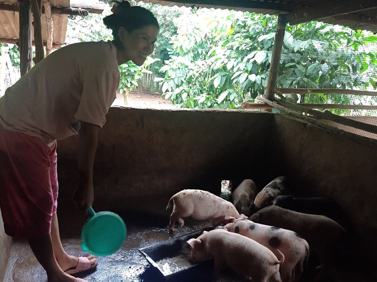 Tạo sinh kế cho phụ nữ người dân tộc thiểu số